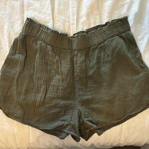 Universal Threads ladies shorts